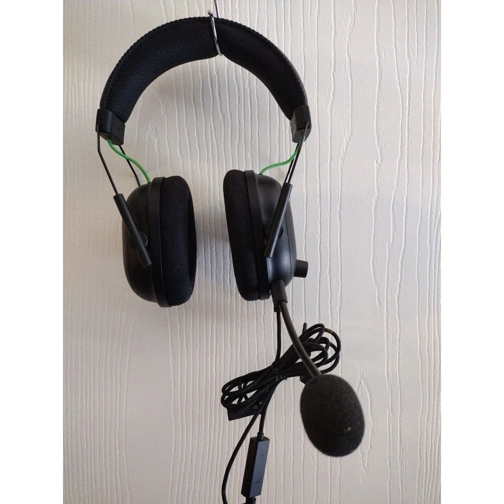 Razer BlackShark V2 Over the Ear Gaming Headset in Perfect Condition.